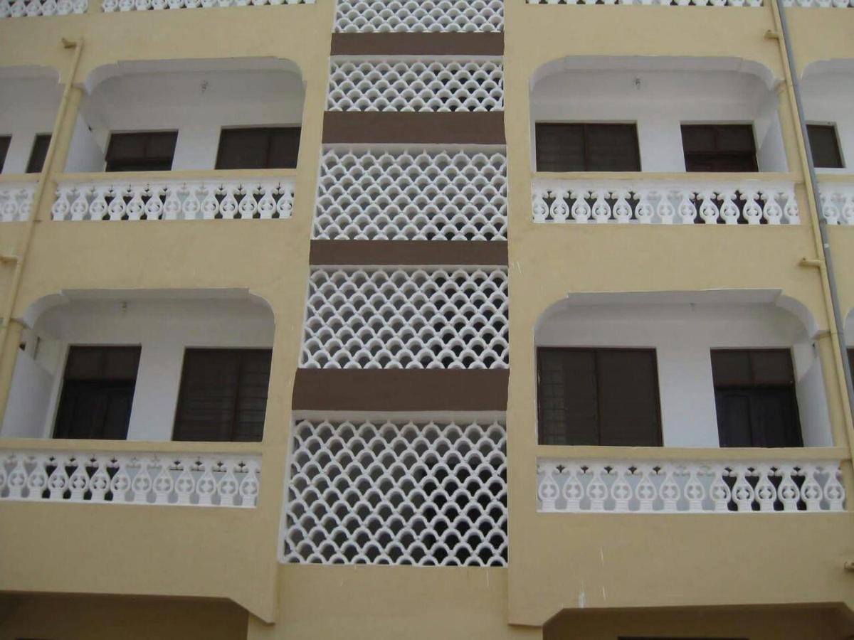 Golden Guest House- Miritini Mombasa Exteriör bild