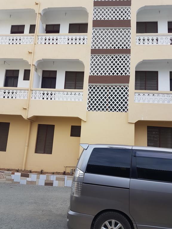 Golden Guest House- Miritini Mombasa Exteriör bild