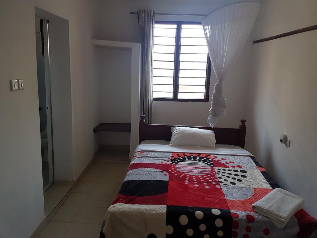 Golden Guest House- Miritini Mombasa Exteriör bild
